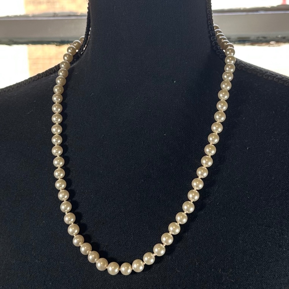 Vtg Classic Faux Pearl Necklace Elegant Beaded Strand Women's Jewelry Elegant - Picture 3 of 10